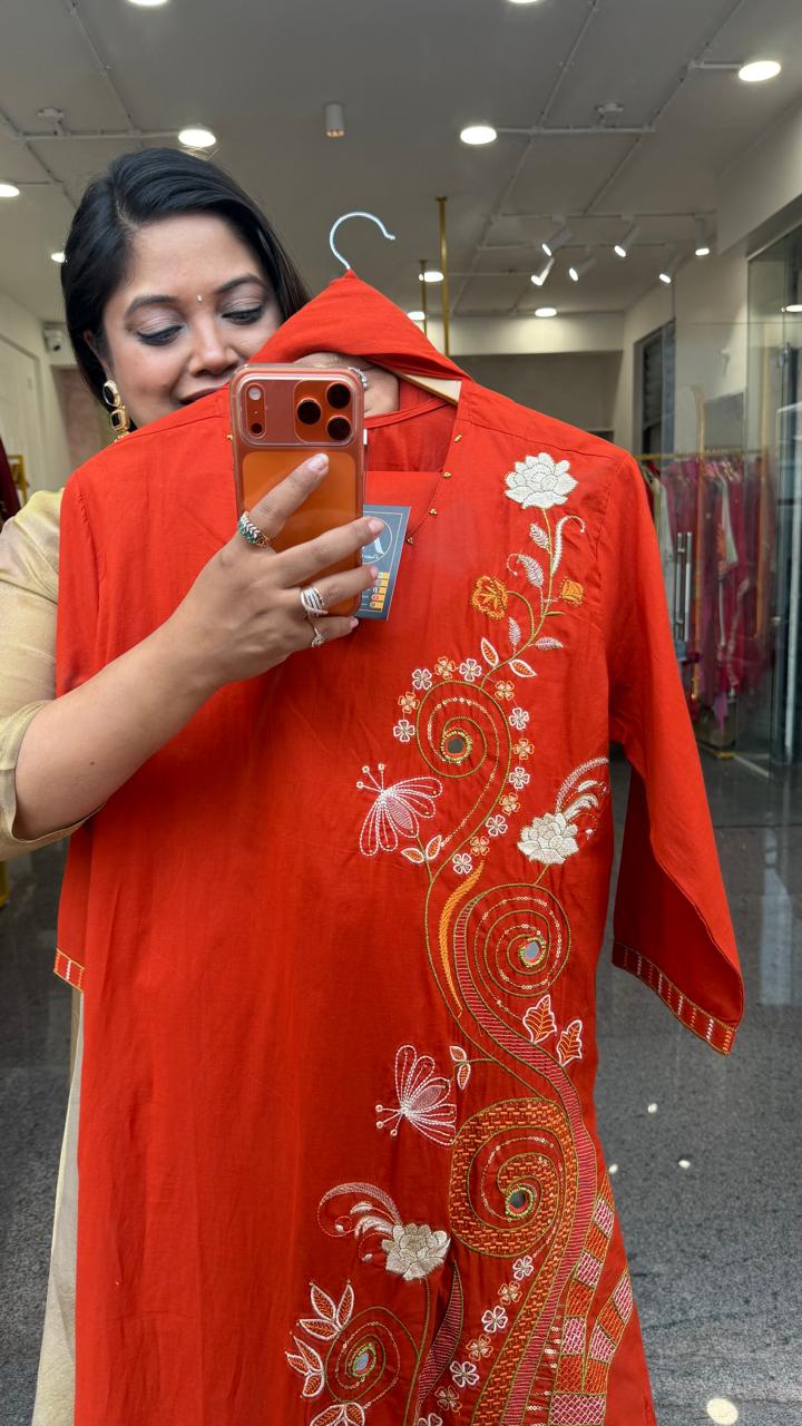 Fully embroidered suit set in orange
