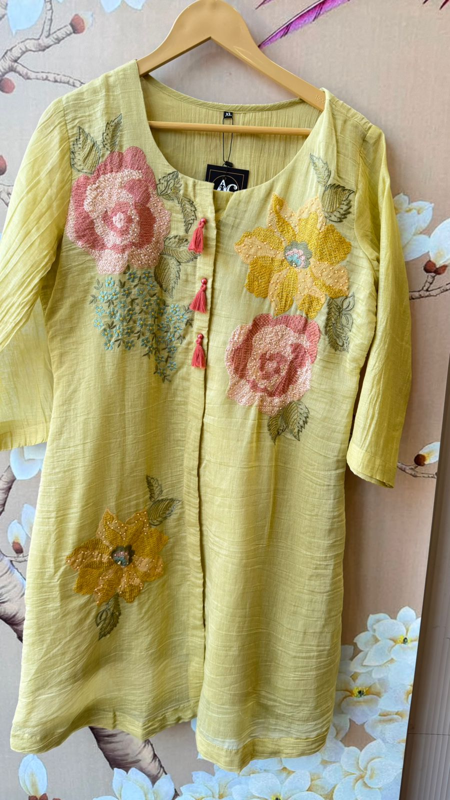 Premium Mul chanderi hand embroidery co ord set in mint yellow. It comes with lining and extra margin