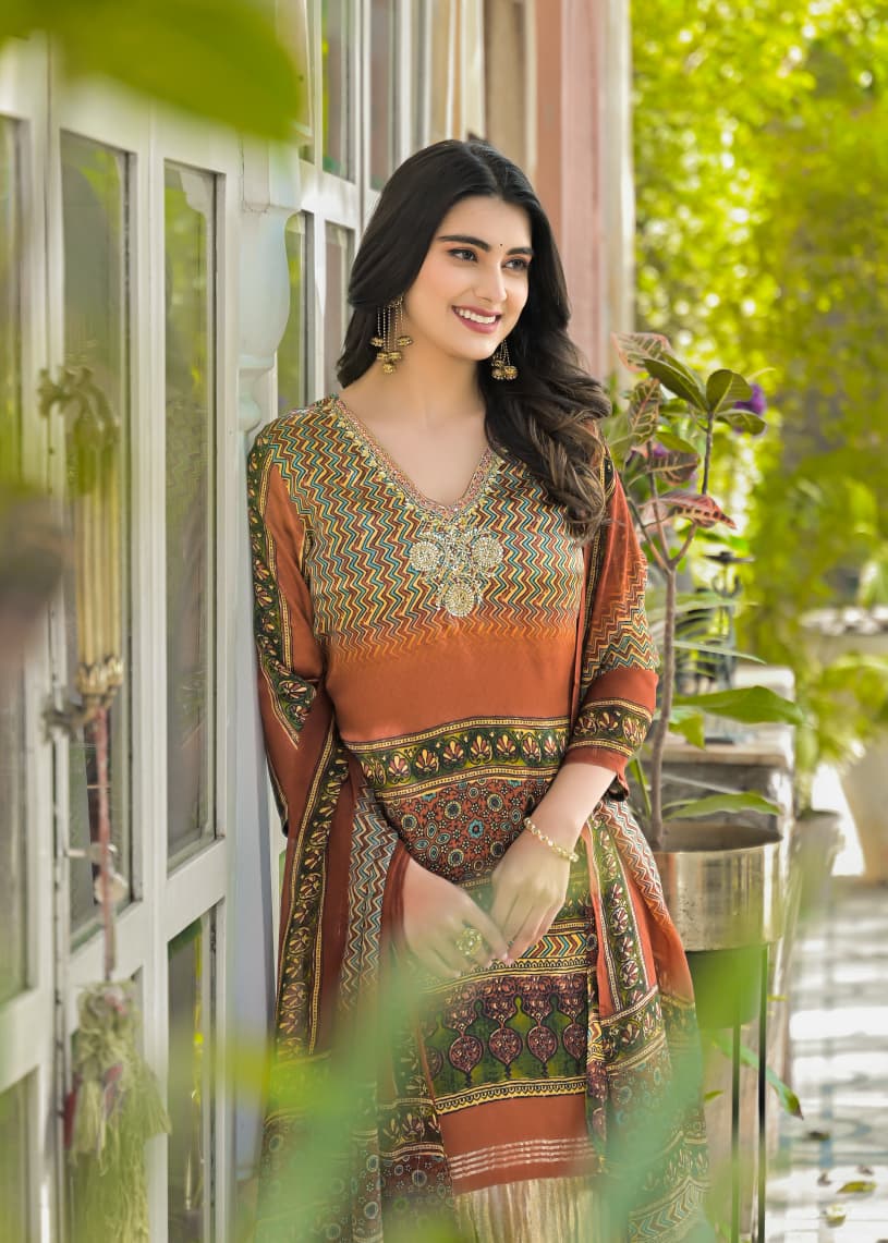 Premium gaji silk lining lakri patta suit set