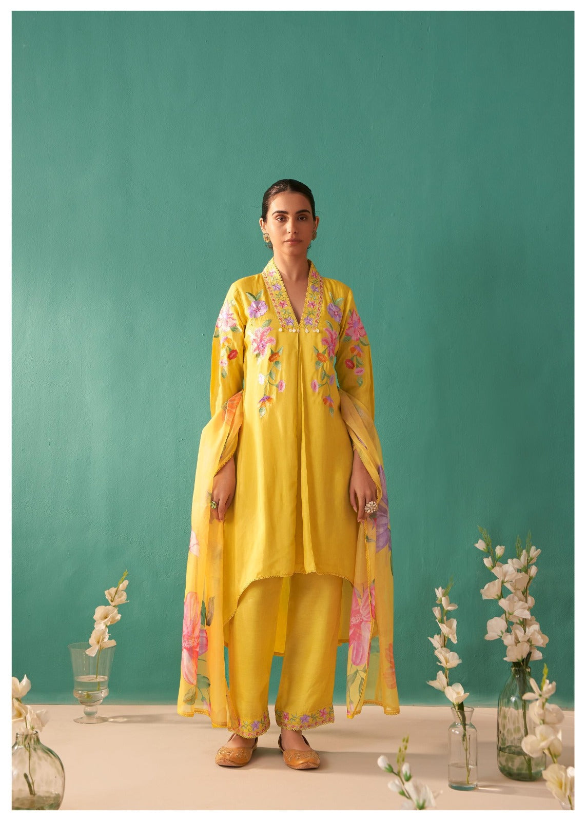 Stylish pure Mul silk embroidered suit set