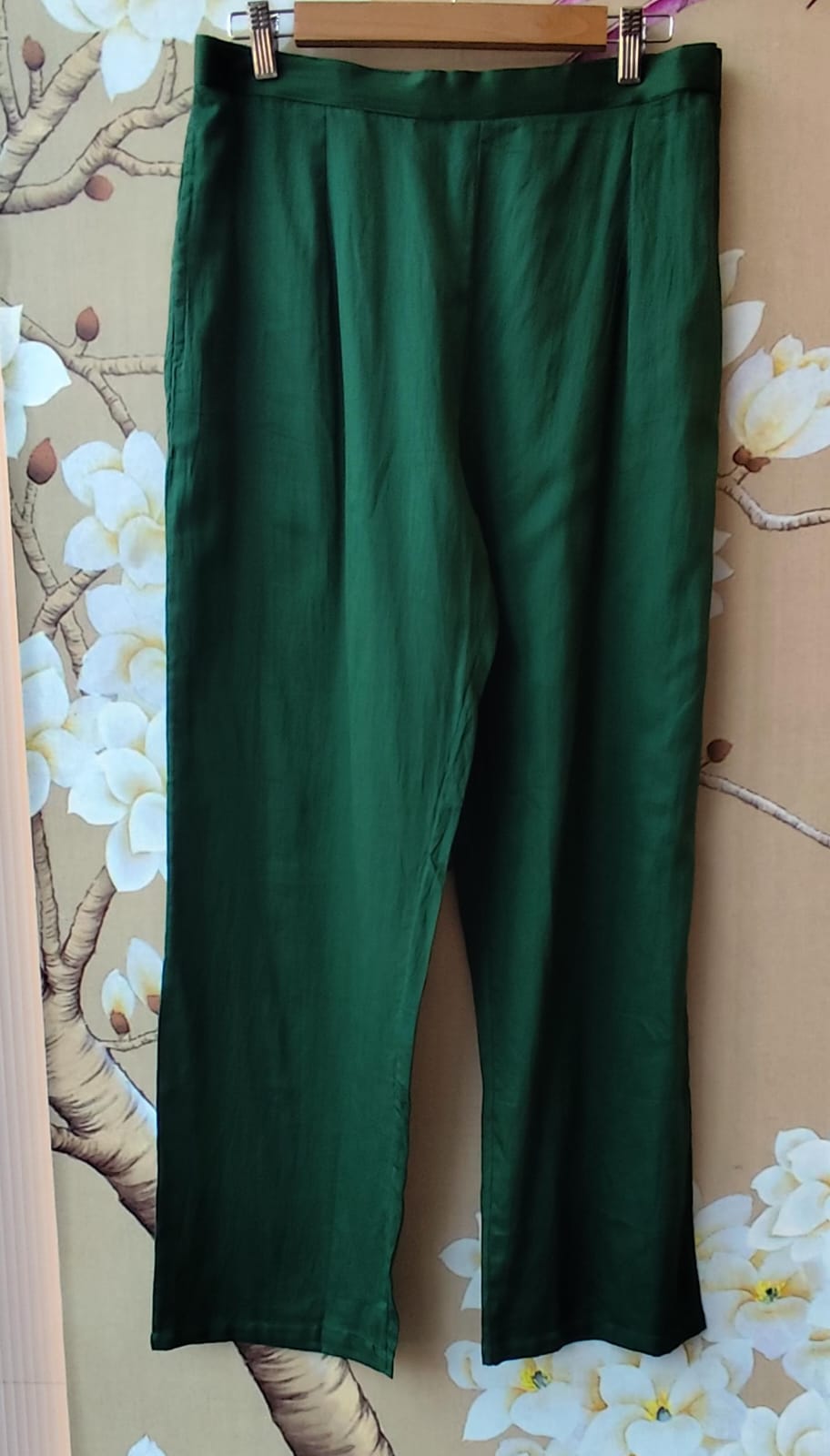 Wow designer applique bottle green suit set in pure Mul chanderi