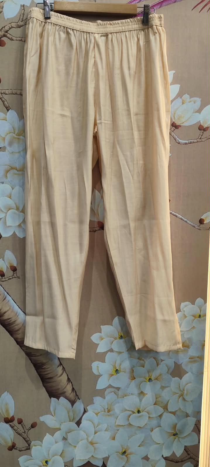 Pretty mulchanderi fully embroidered suit set in cream (Slim Fit)