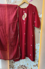 Pure Banarasi Mul chanderi with zari detailing and in pure bandhani