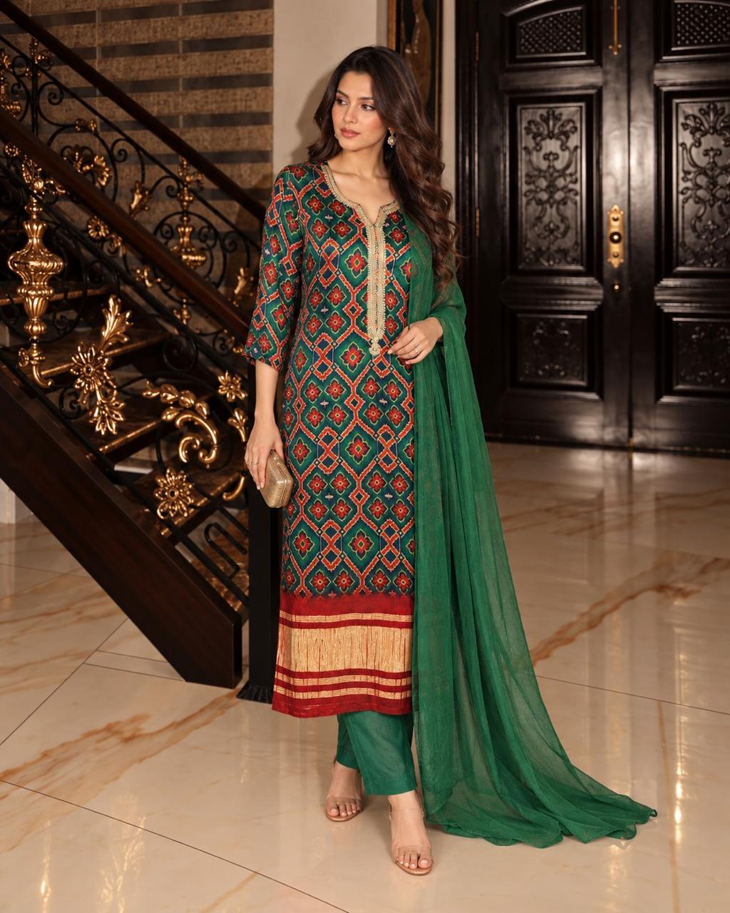 Pure gaji silk lakri patta in green