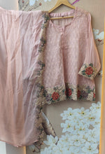 Premium orgenza fully embroidered comes with a inner paired with a flared plazzo