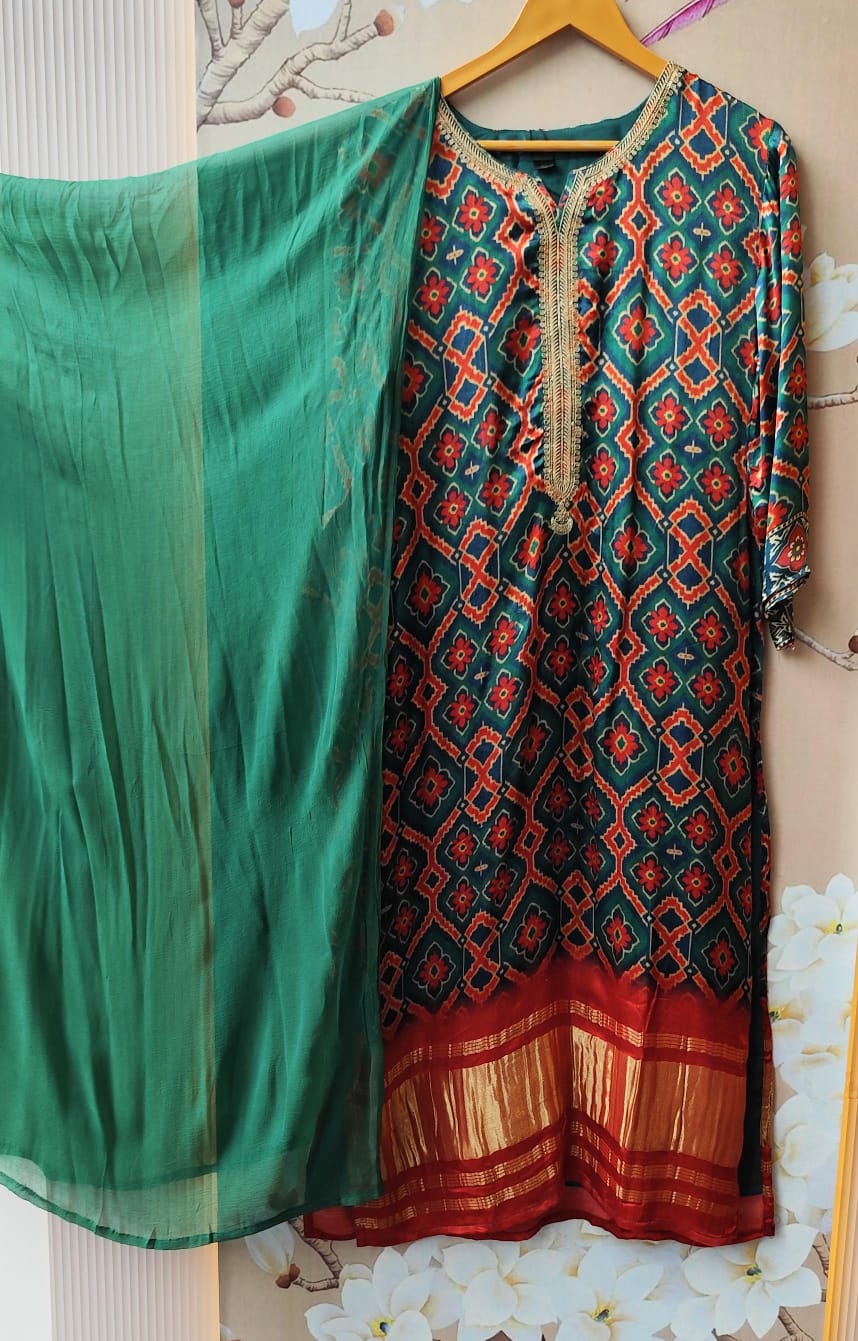 Pure gaji silk lakri patta in green