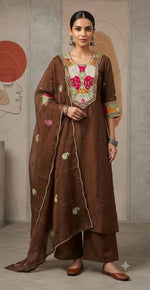Pretty Mul chanderi in brown with applique embroidery