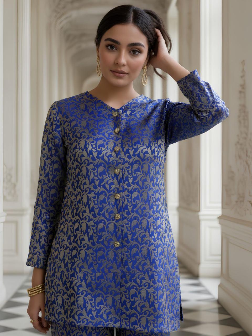 Super smart brocade co ord in blue colour with lining true to size