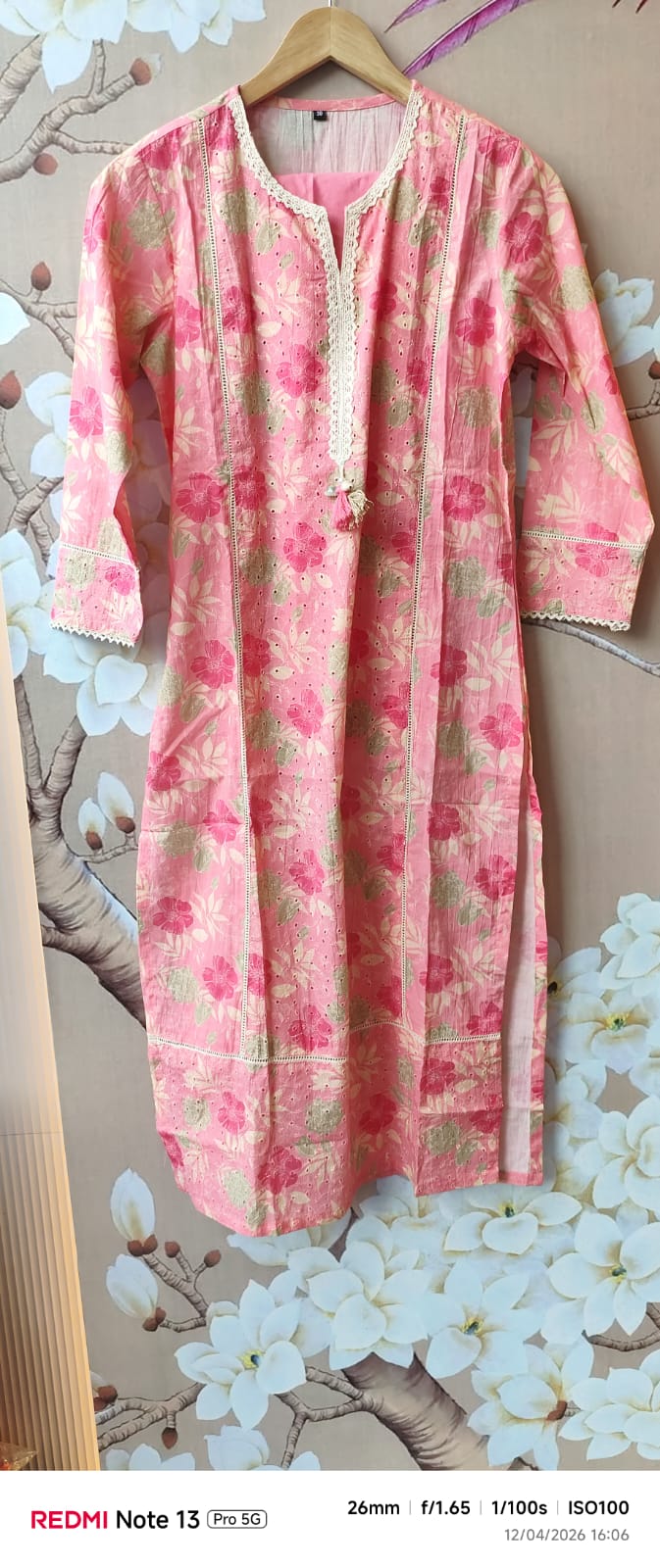 Floral kurta pant with lace detailing