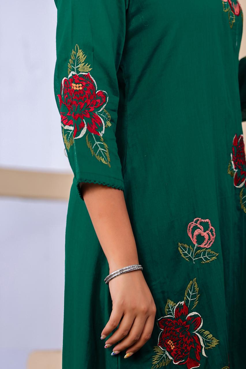 Pure Mul cotton embroidered in green