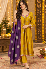 Premium Mul chanderi in contrast dupatta full zari work in yellow n purple