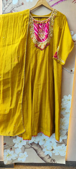 Premium Mul chanderi with bandhani detailing suit set in yellow
