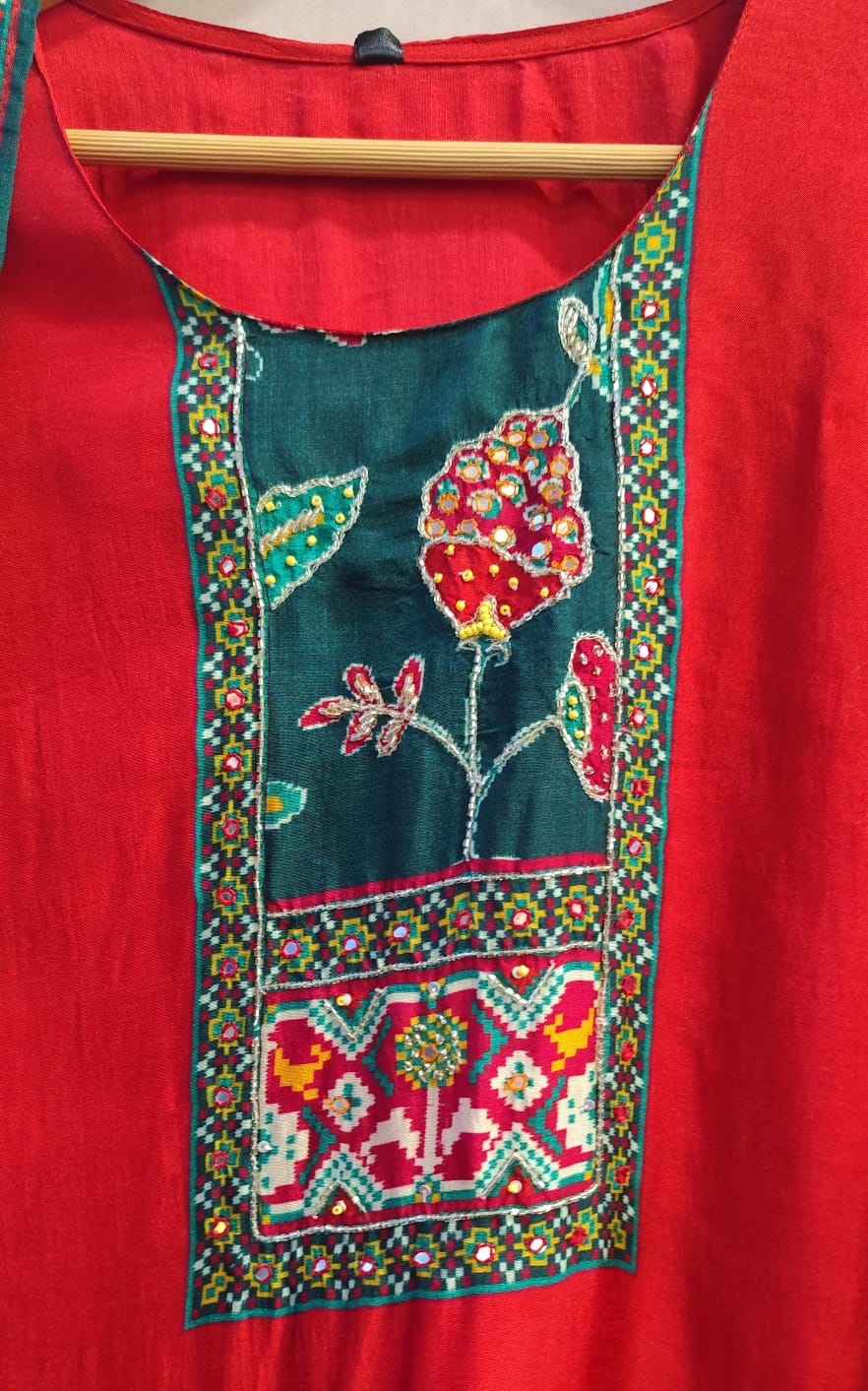 Premium Russian silk Patola red n green