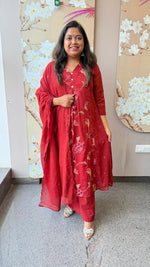 Fully embroidered pure Mul cotton suit set in red