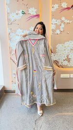 Premium Mul chanderi suit set with gotta detailing