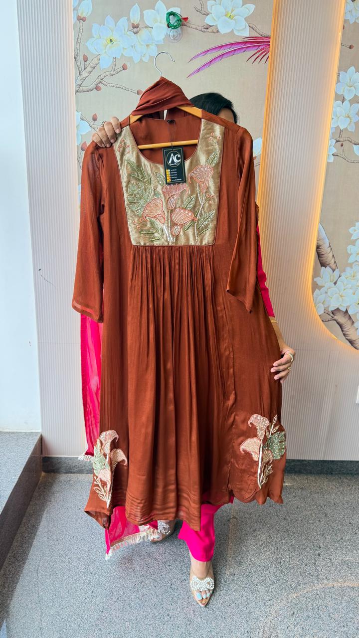 Premium pure chinon handwork suit set in brown