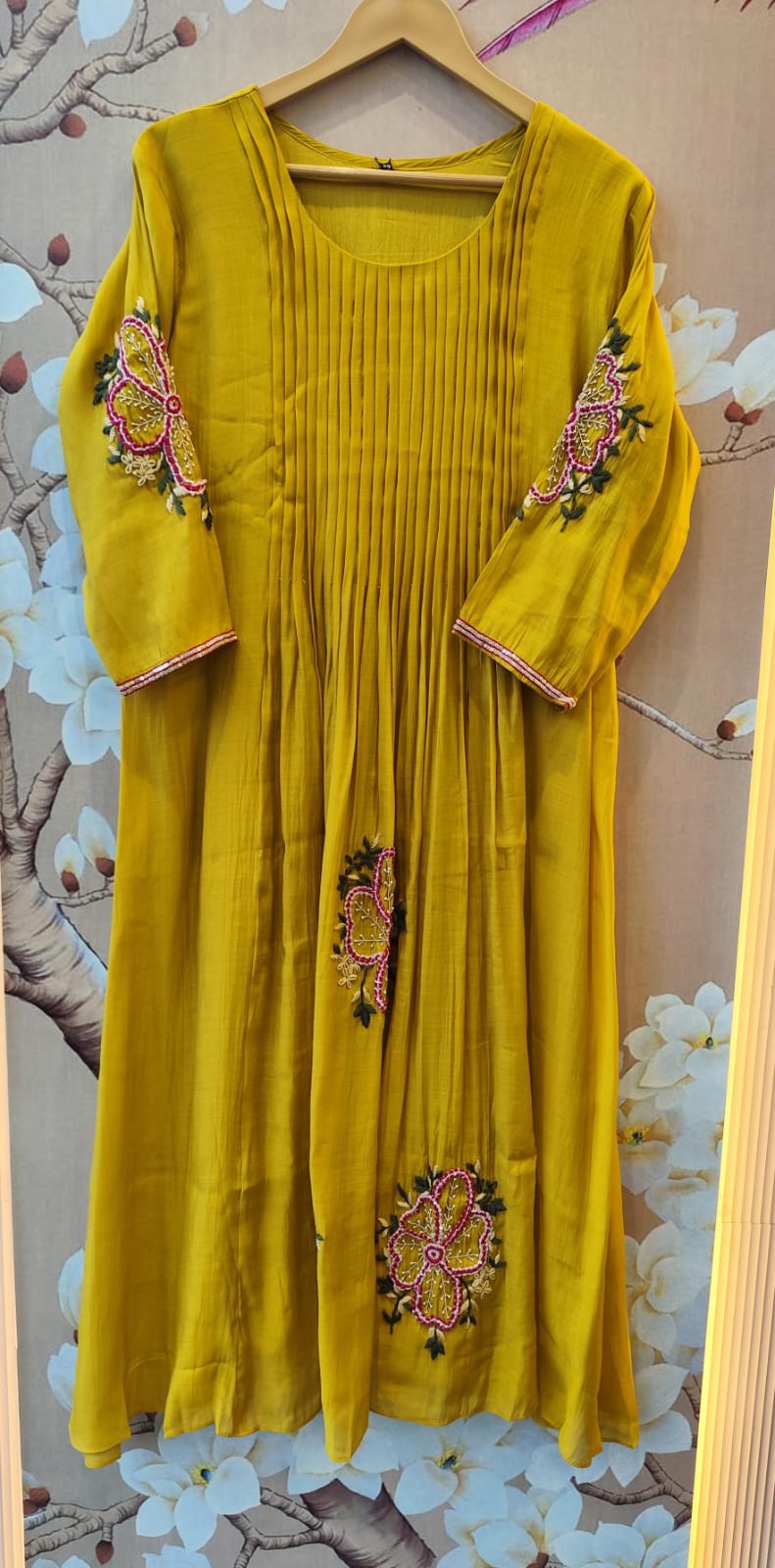 Premium Banarasi Mul Chanderi embroidered in yellow