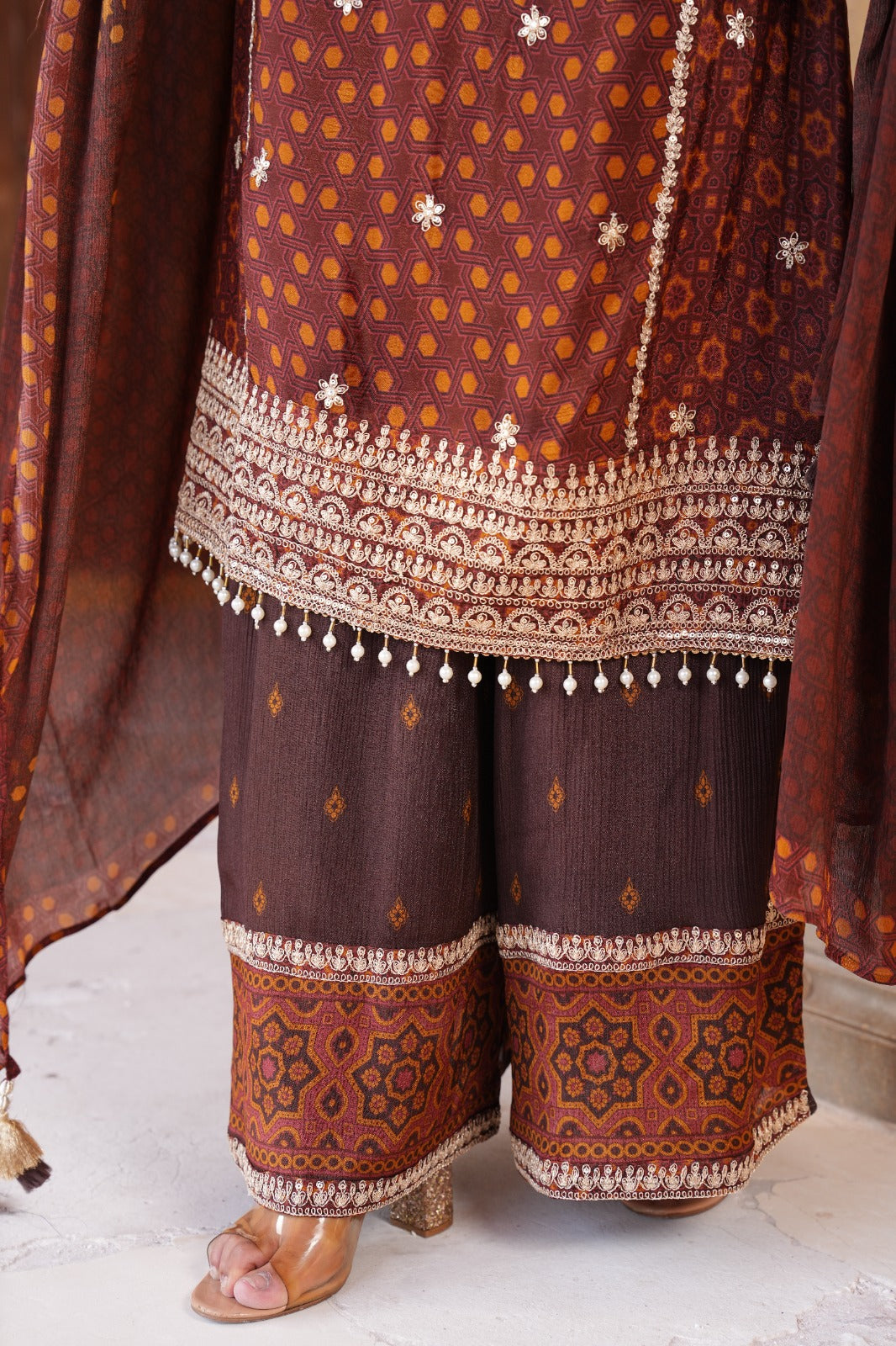 Pretty chinon Zari detailing plazzo set in brown