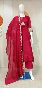 Pretty Mul chanderi with pretty handwork detailing suit set in red