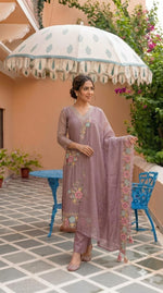 Pretty tissue applique work suit set