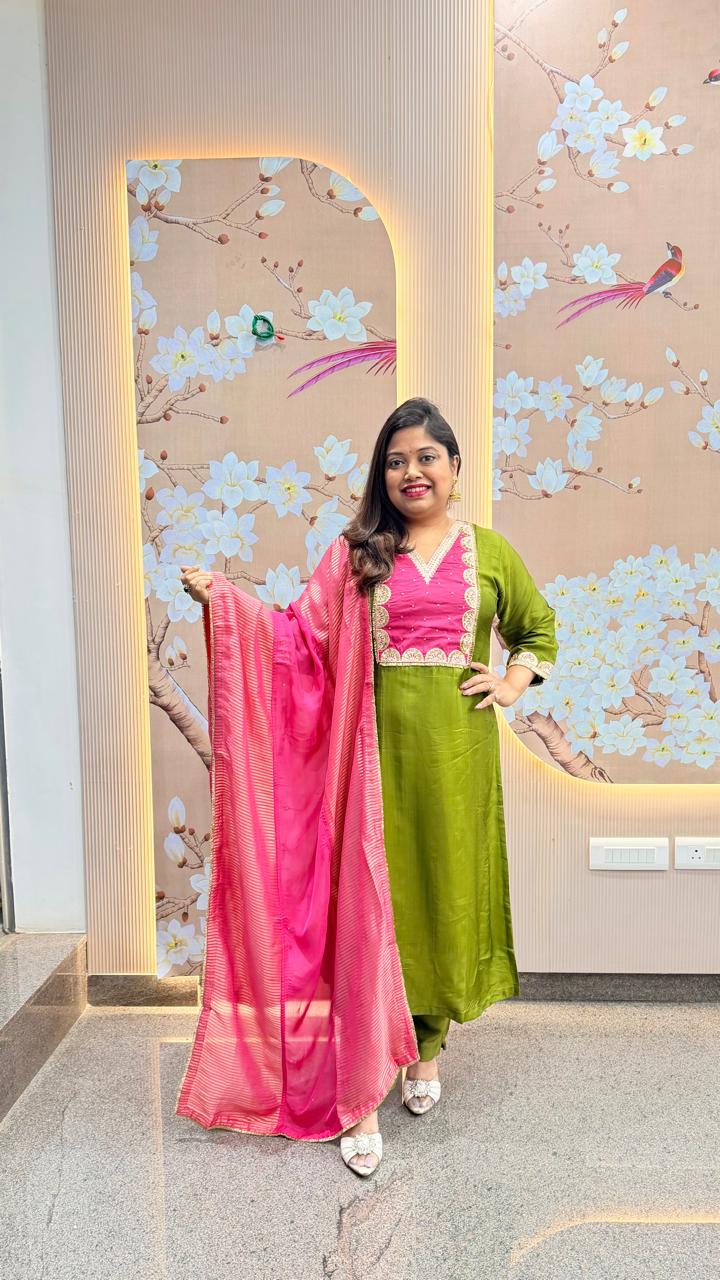Pretty dola silk Zari detailing suit set in green n pink