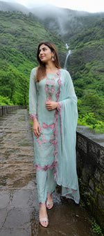 Pretty orgenza embroidered true to size suit set