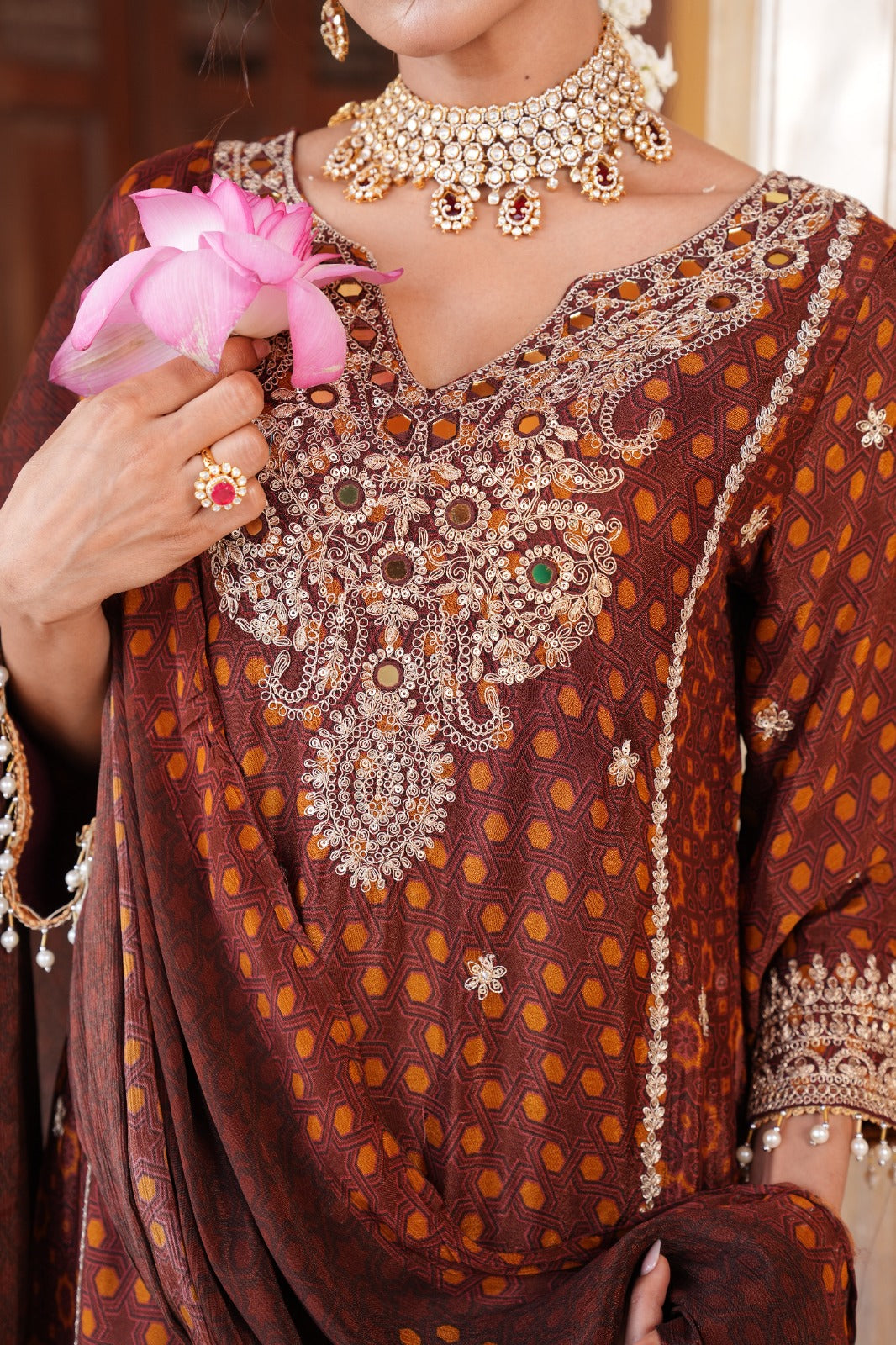 Pretty chinon Zari detailing plazzo set in brown