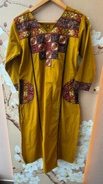 Smart cotton applique work suit set in yellow