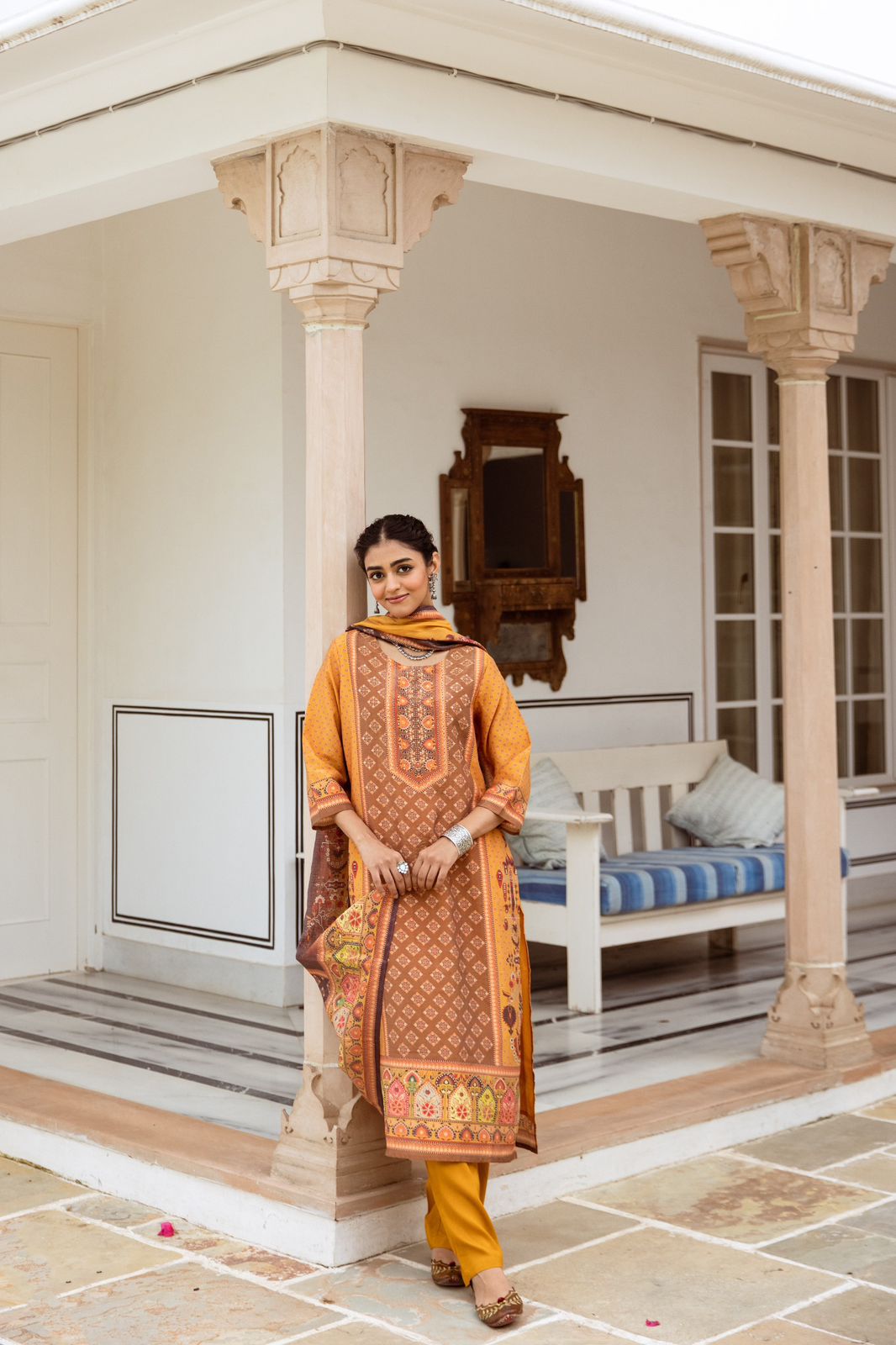 Pretty shimmer lining suit set