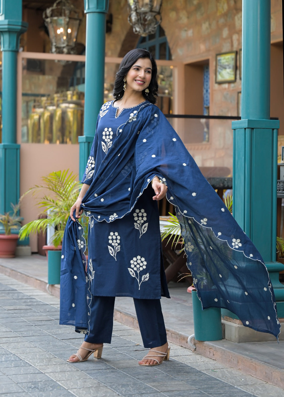 Pure cotton embroidery suit set in blue