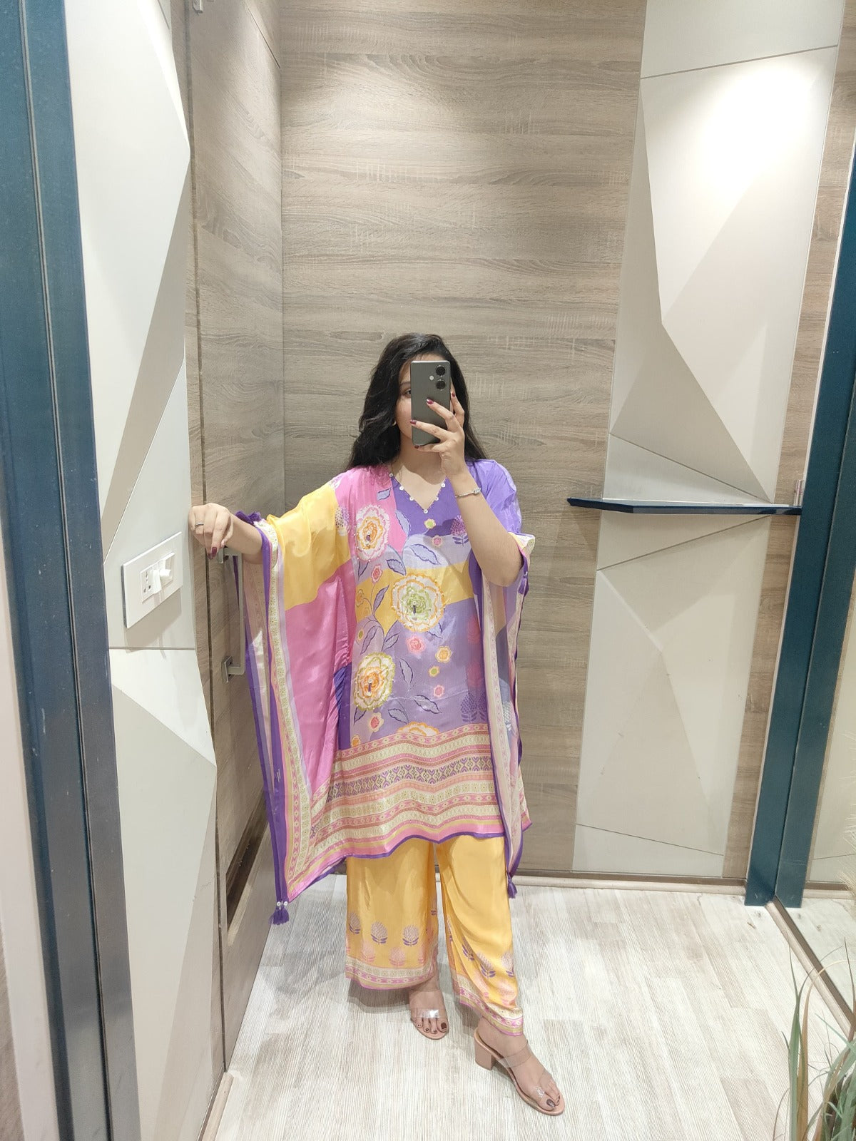 Super pretty pure crepe kaftan co ord