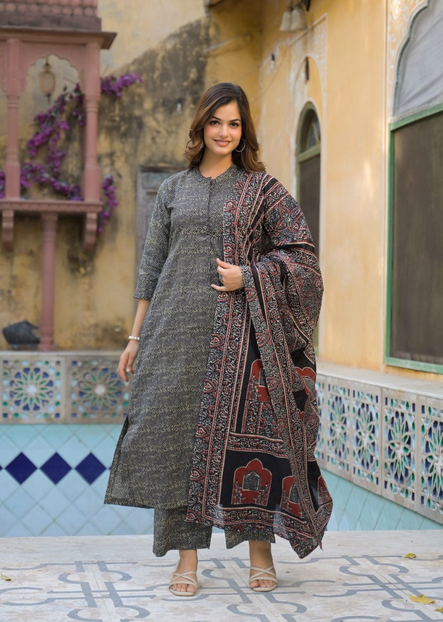 Smart cotton pocket suit set in red