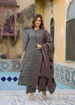 Smart cotton pocket suit set in red