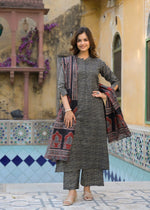 Smart cotton pocket suit set in red