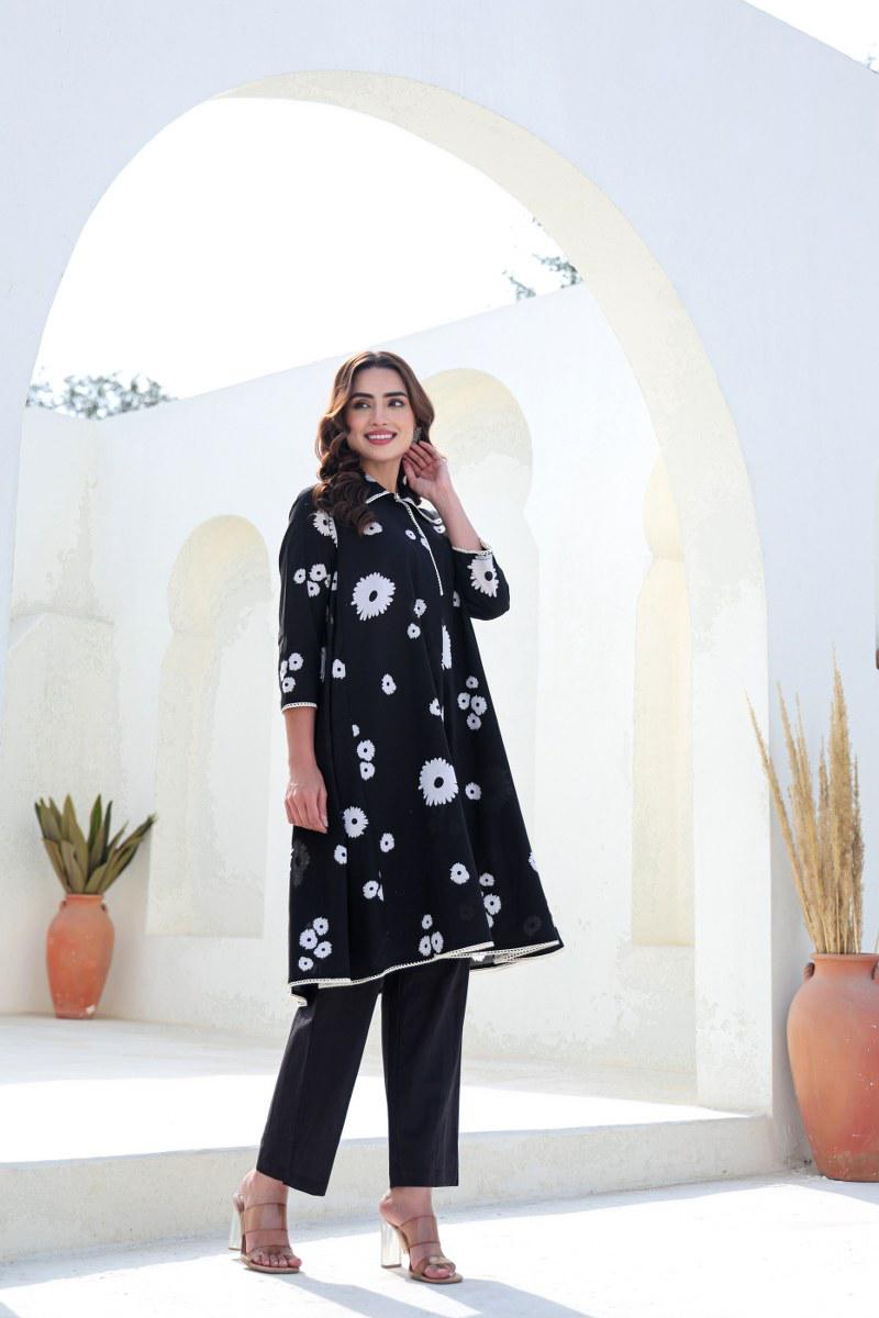Beautiful color cotton kurta pant in black