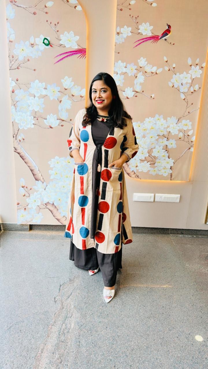 Cotton detachable inner with shrug paired with a palazzo pant