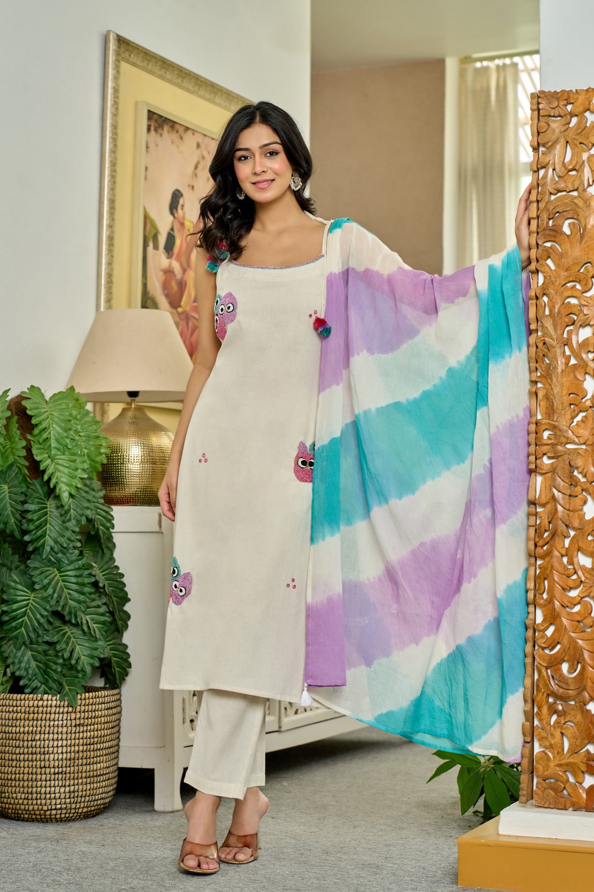 Designer noodle strap with beautiful Moti embellishments suit set