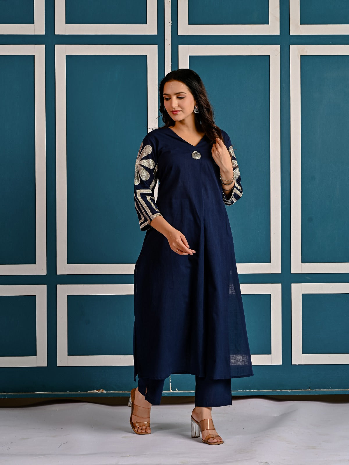 Cotton embroidered kurta pant in blue