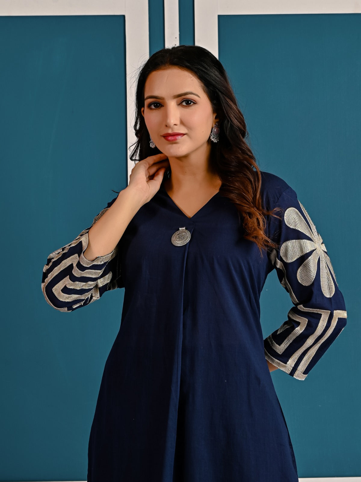 Cotton embroidered kurta pant in blue