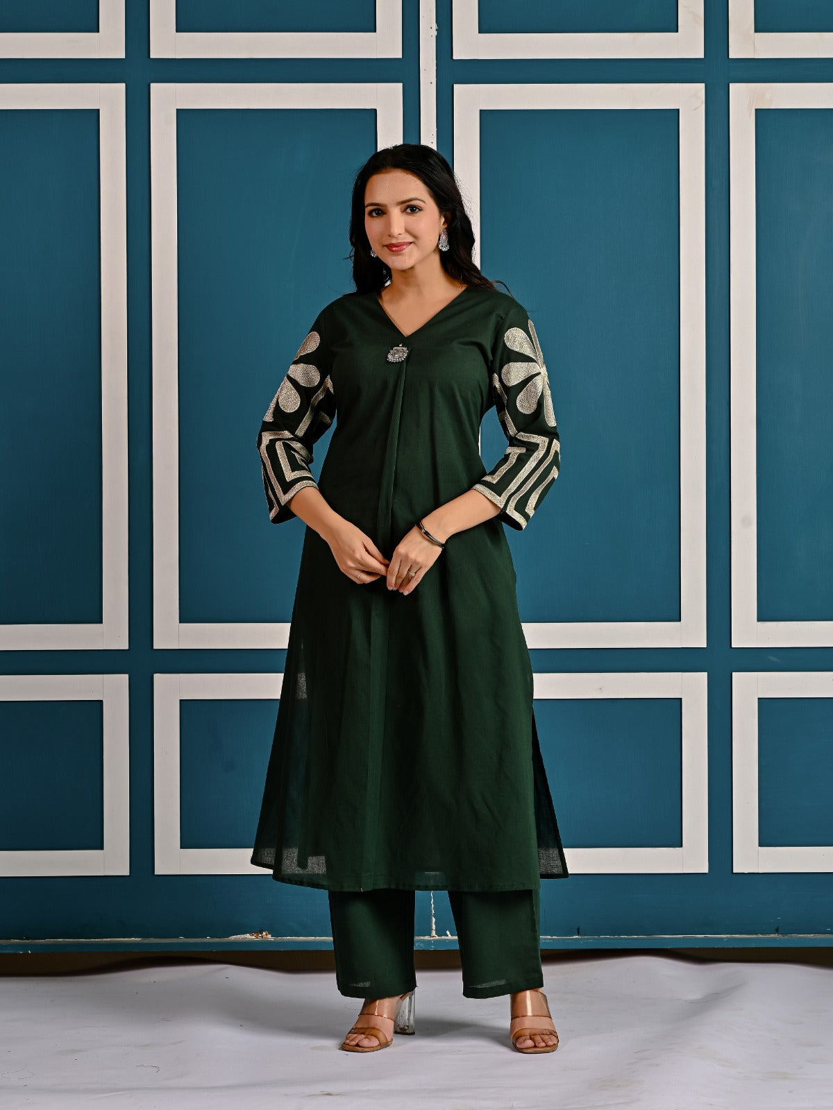 Cotton embroidered kurta pant in green