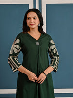 Cotton embroidered kurta pant in green