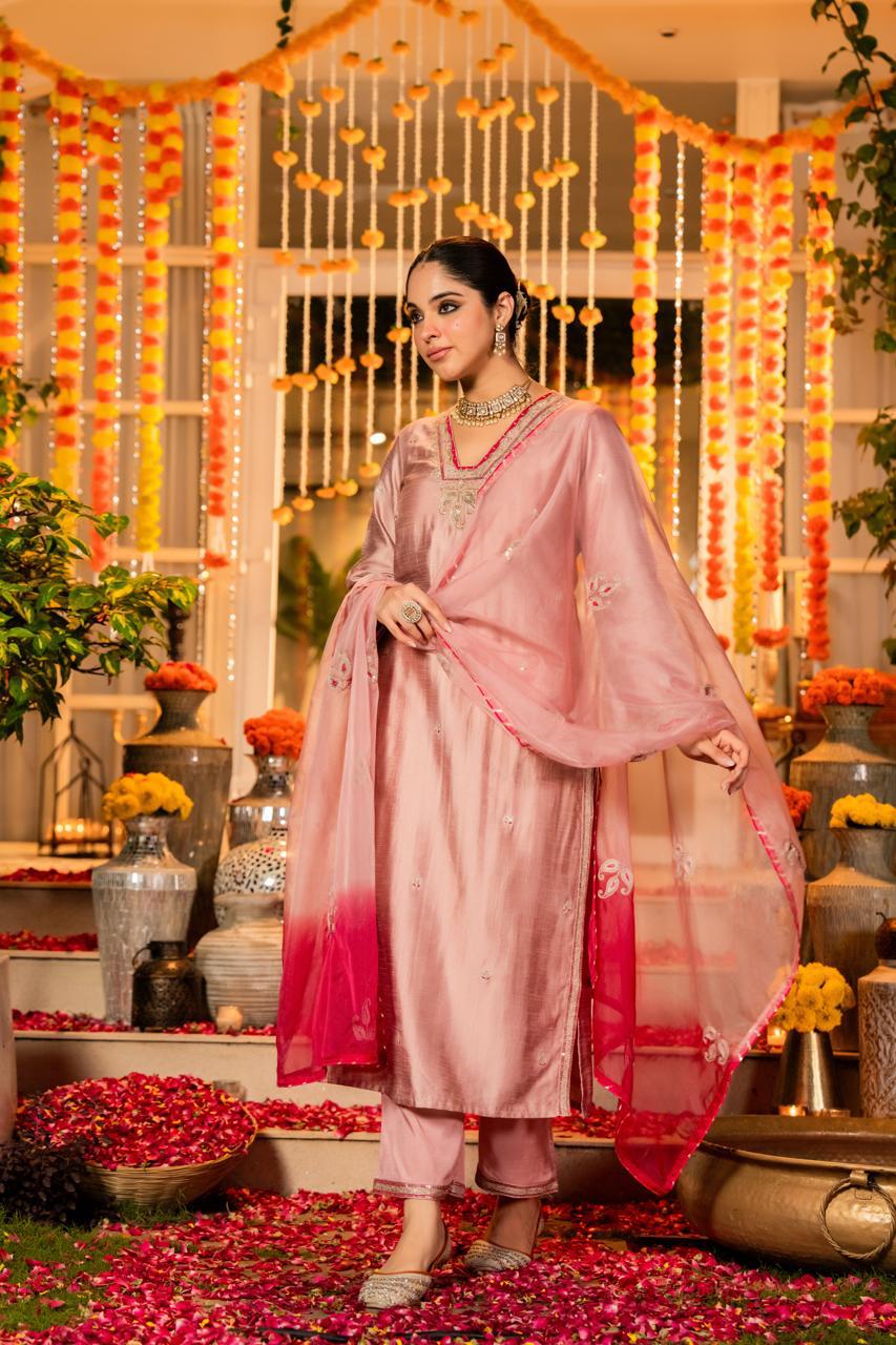 Wow dola silk zari detailing suit set in pink