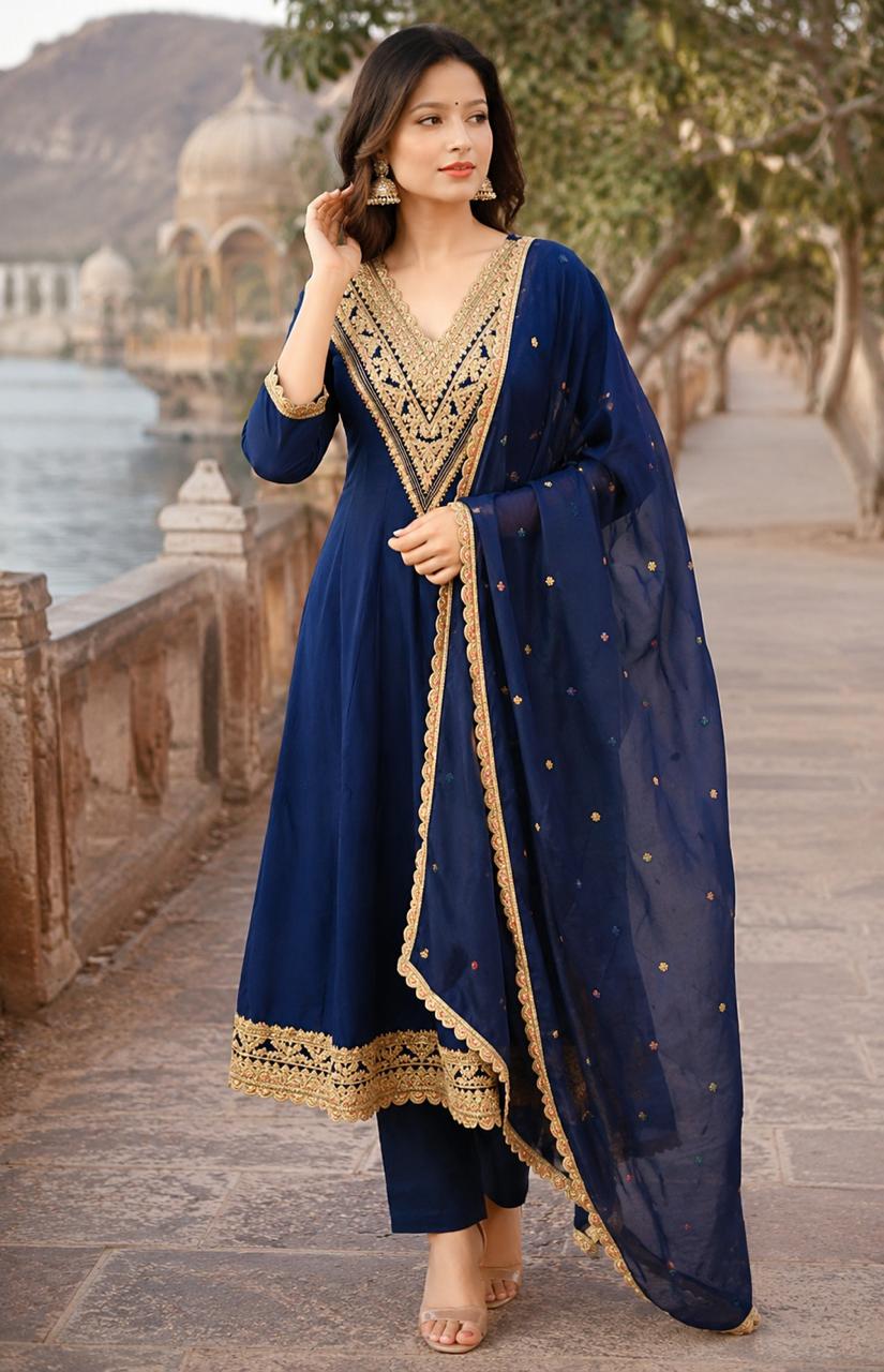 Pretty silk Zari detailing suit set in blue