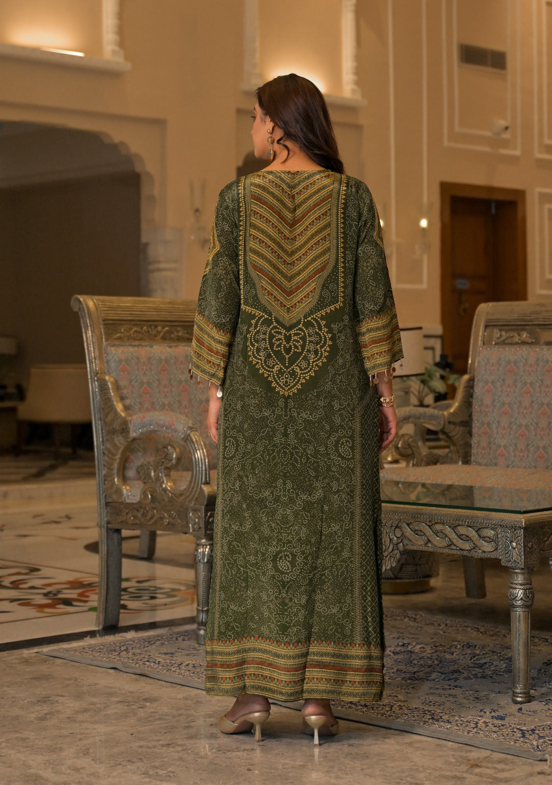 Super pretty crepe silk lining bandhani Phiran paired with pants
