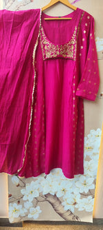 Premium mulchander with zari detailing full suit in Rani pink
