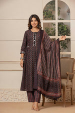 Pure cotton suit with beautiful detailing