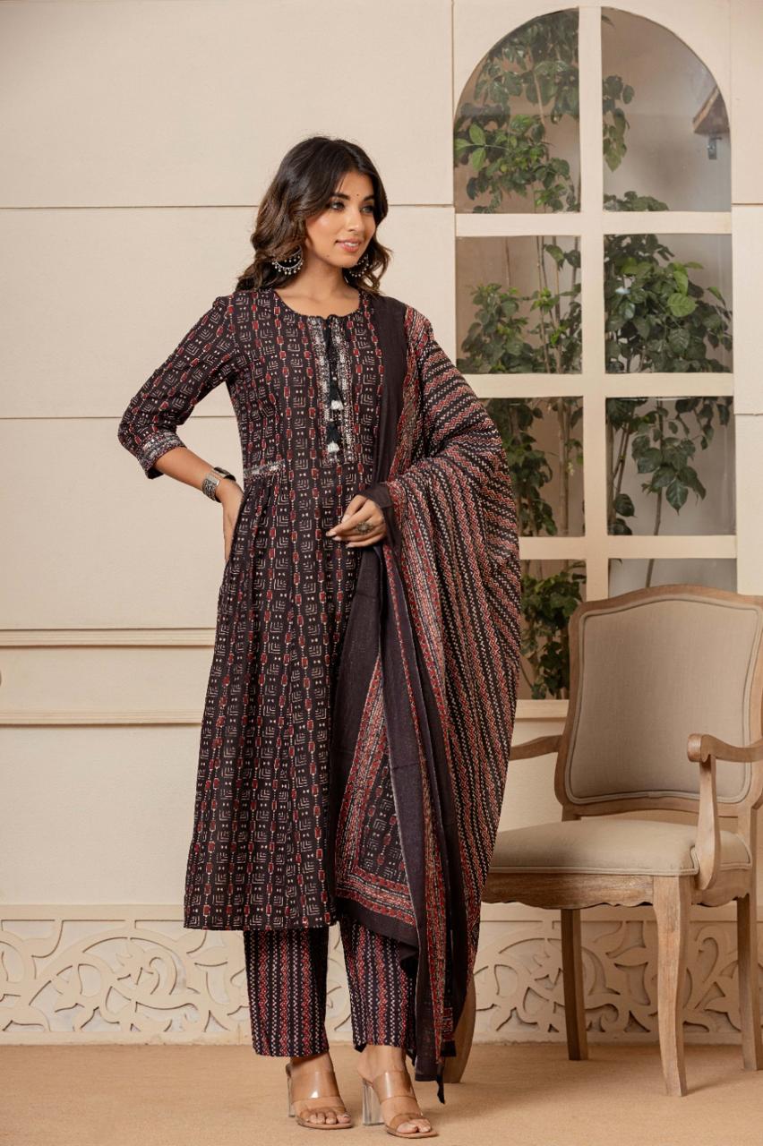 Pure cotton suit with beautiful detailing