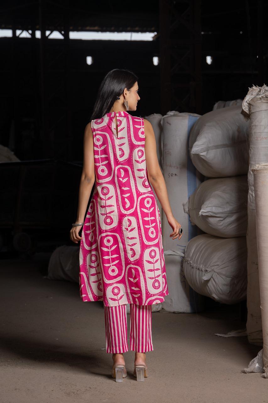 Sleeveless pure cotton kurta pant