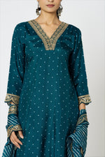 Russian silk suit set! A pretty festive wear