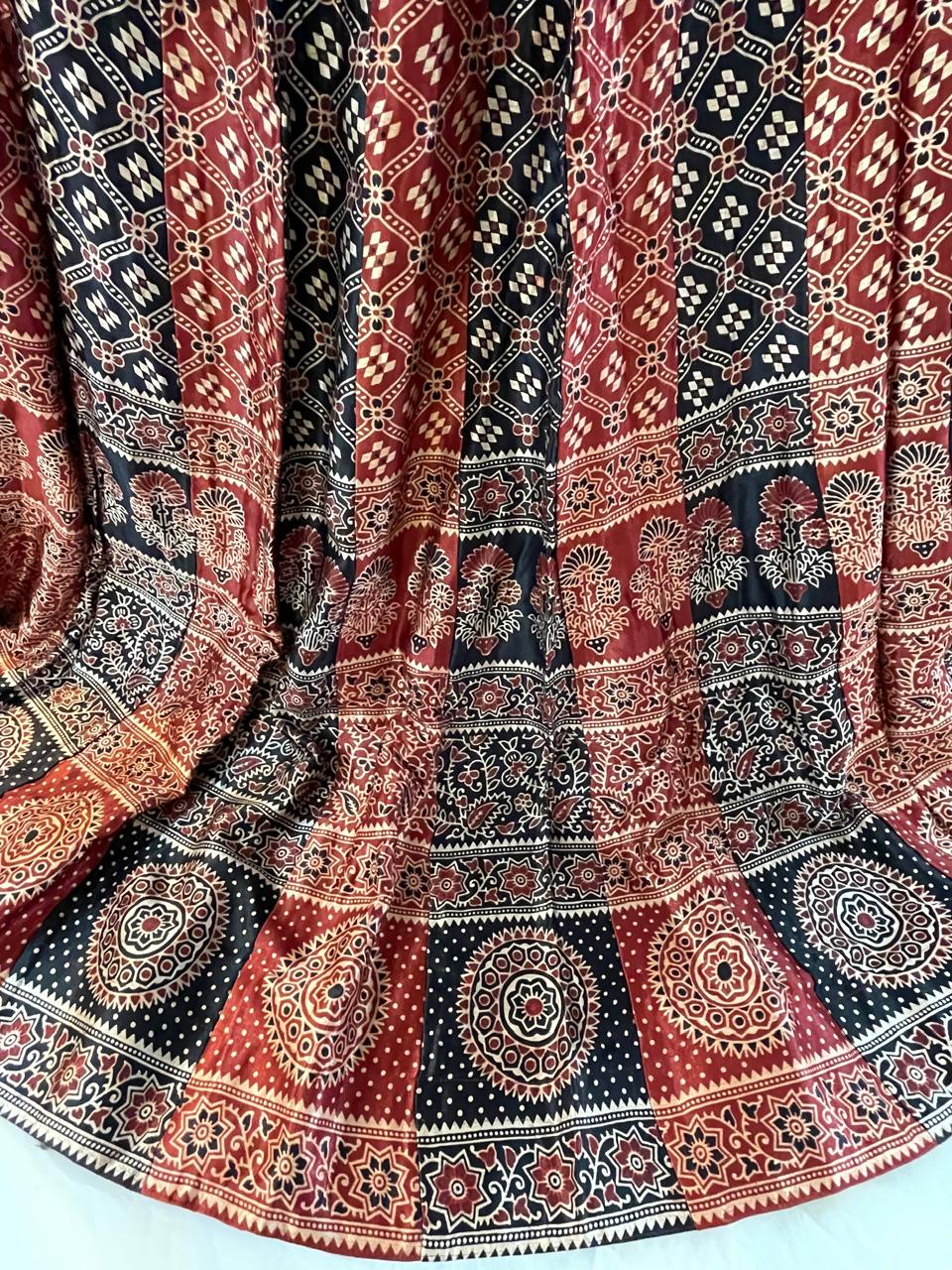 Gaji silk elasticated free size skirt (print may vary)